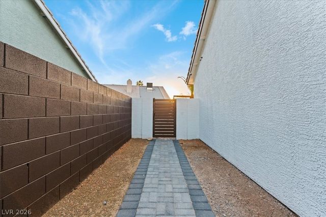 4818 Carefree Drive, Las Vegas, NV 89122