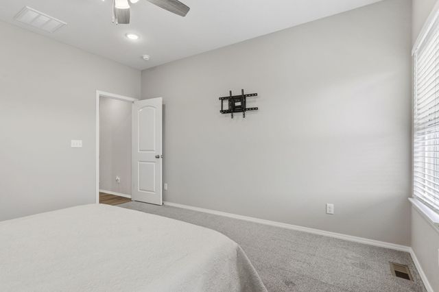 2940 N Nixon Avenue, Springfield, MO 65803