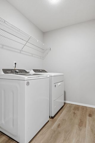 2940 N Nixon Avenue, Springfield, MO 65803