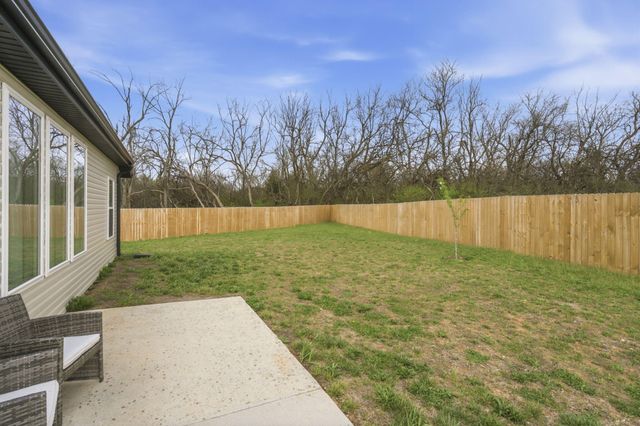 2940 N Nixon Avenue, Springfield, MO 65803