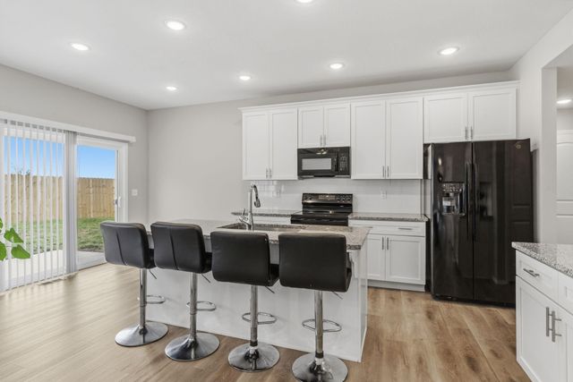 2940 N Nixon Avenue, Springfield, MO 65803