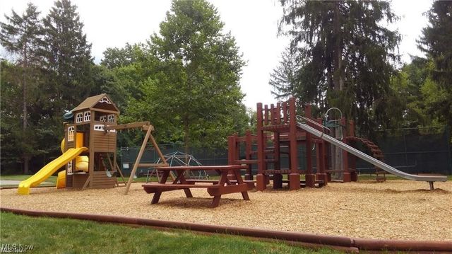 796 Pipes Court 1604, Sagamore Hills, OH 44067