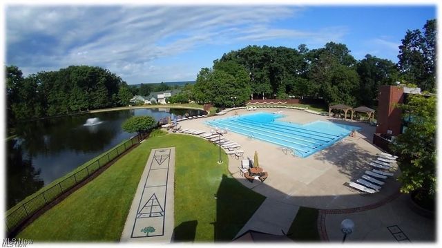 796 Pipes Court 1604, Sagamore Hills, OH 44067