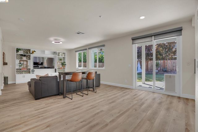188 Continente Ave, Brentwood, CA 94513