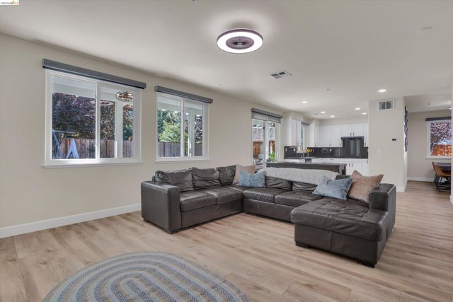188 Continente Ave, Brentwood, CA 94513
