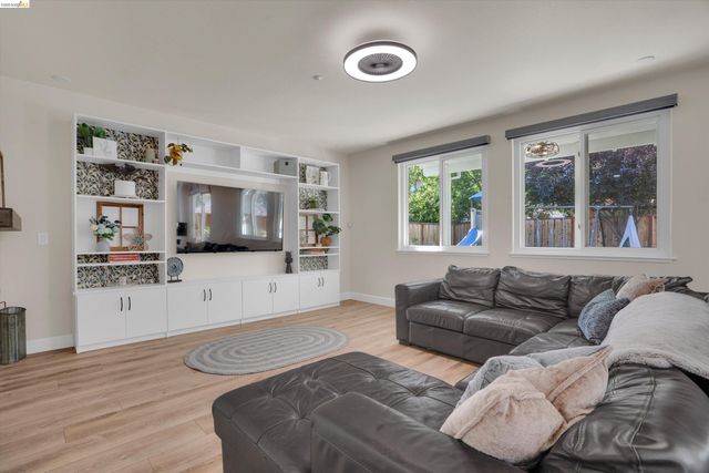 188 Continente Ave, Brentwood, CA 94513