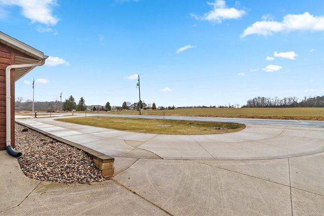 7624 Seidl ROAD, Manitowoc, WI 54220