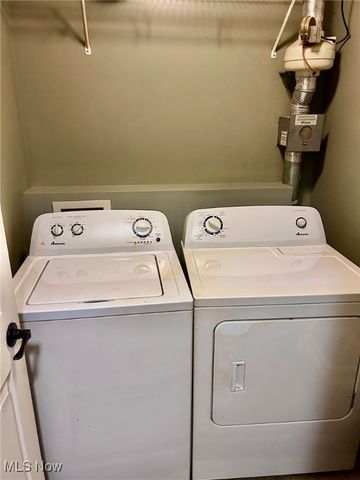 294 Lakewick Lane, Willowick, OH 44095