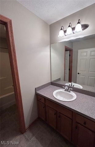 294 Lakewick Lane, Willowick, OH 44095