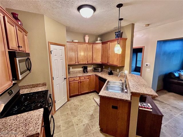 294 Lakewick Lane, Willowick, OH 44095