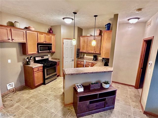 294 Lakewick Lane, Willowick, OH 44095