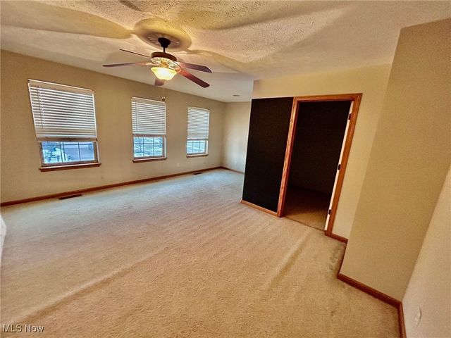 294 Lakewick Lane, Willowick, OH 44095