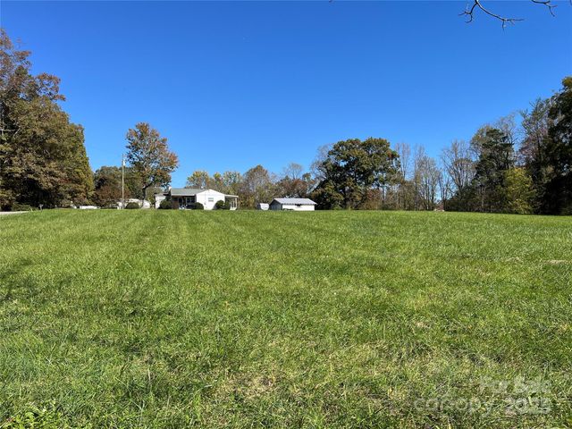 180 Holbrook Road, Candler, NC 28715