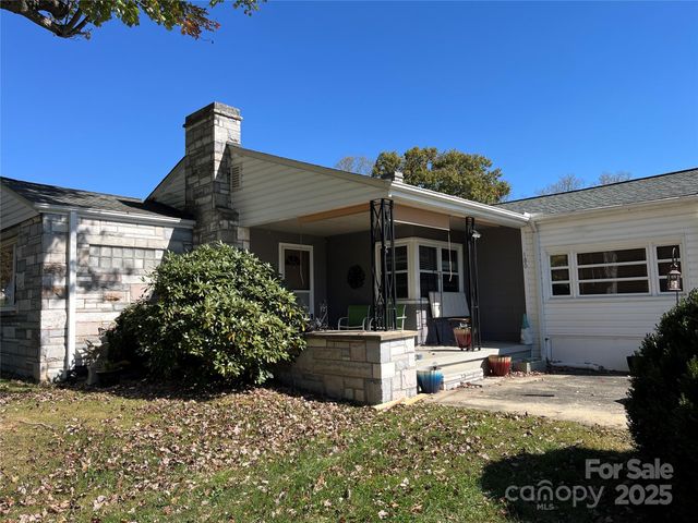 180 Holbrook Road, Candler, NC 28715