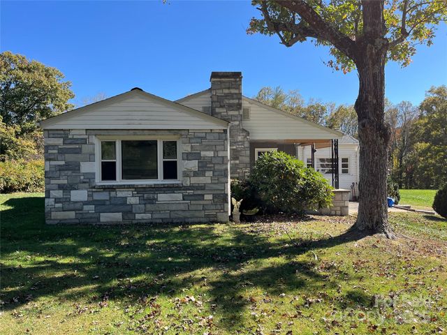 180 Holbrook Road, Candler, NC 28715