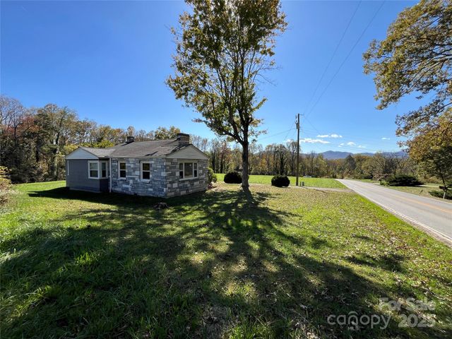 180 Holbrook Road, Candler, NC 28715