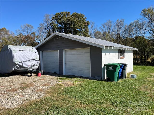 180 Holbrook Road, Candler, NC 28715