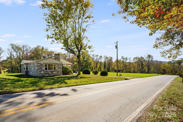 180 Holbrook Road, Candler, NC 28715