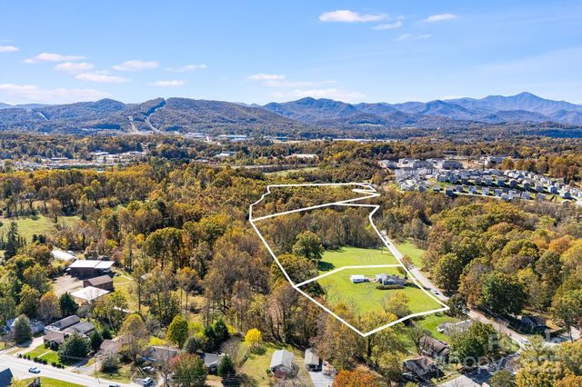 180 Holbrook Road, Candler, NC 28715