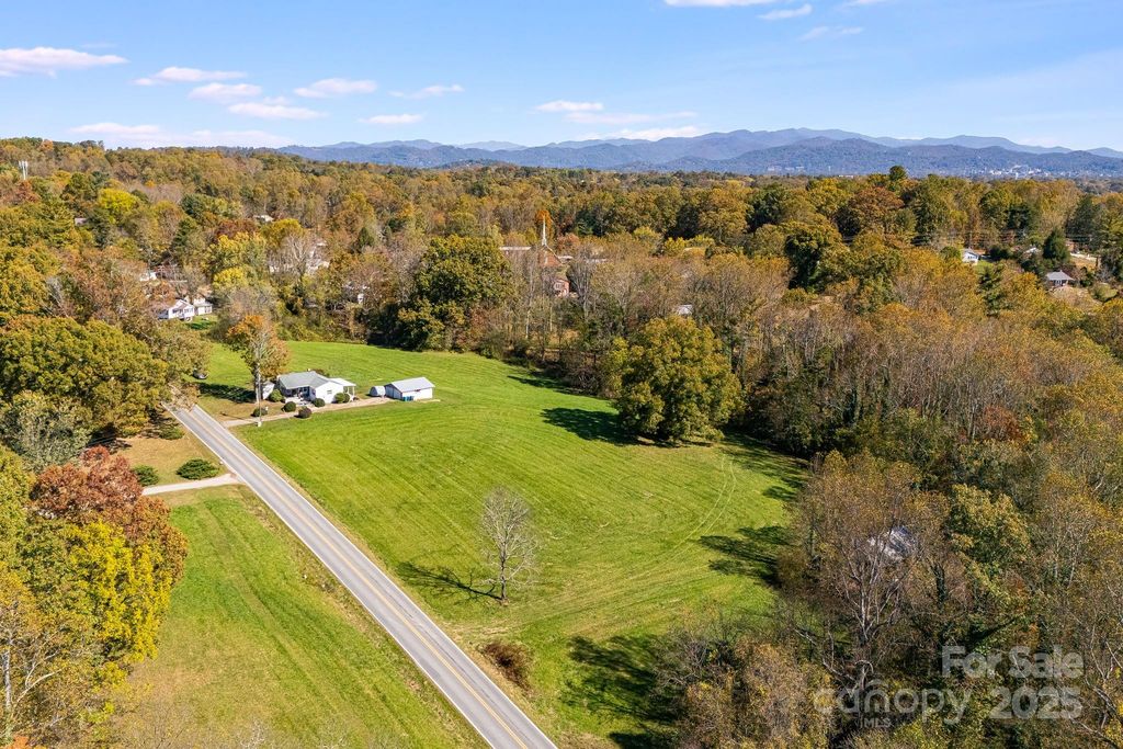 180 Holbrook Road, Candler, NC 28715