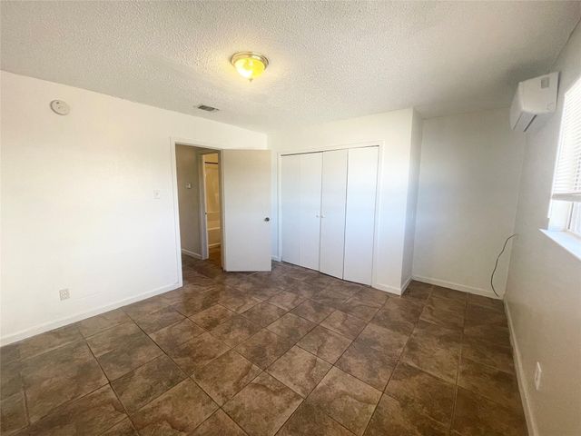 2609 Ektom DR A, Austin, TX 78745