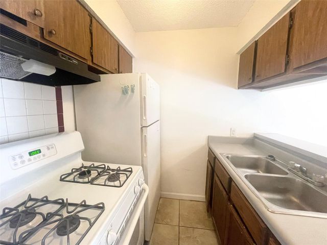 2609 Ektom DR A, Austin, TX 78745