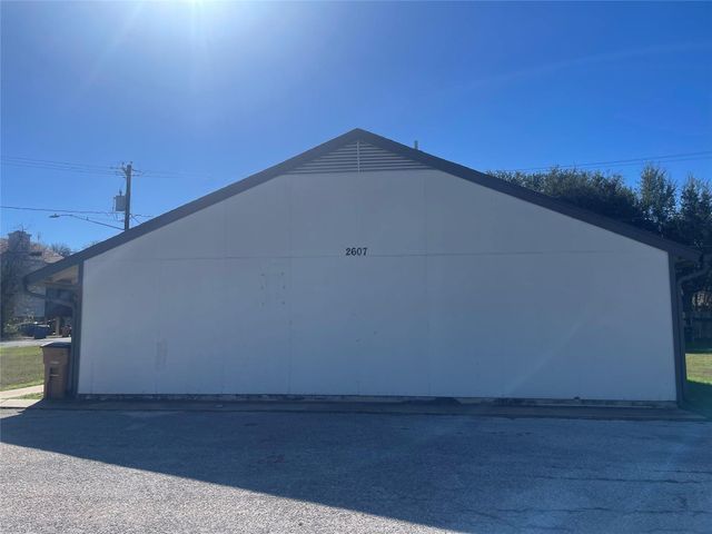 2609 Ektom DR A, Austin, TX 78745