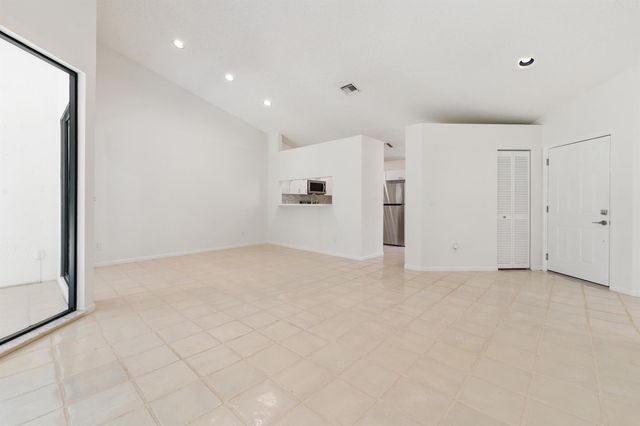 7219 Le Chalet Boulevard, Boynton Beach, FL 33472