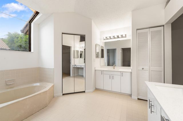 7219 Le Chalet Boulevard, Boynton Beach, FL 33472