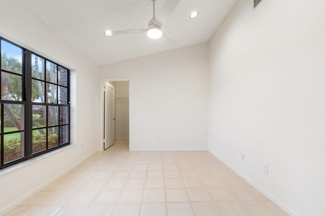 7219 Le Chalet Boulevard, Boynton Beach, FL 33472