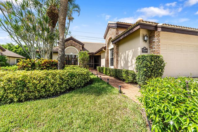 7219 Le Chalet Boulevard, Boynton Beach, FL 33472