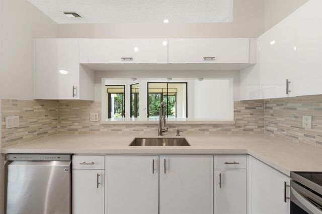 7219 Le Chalet Boulevard, Boynton Beach, FL 33472