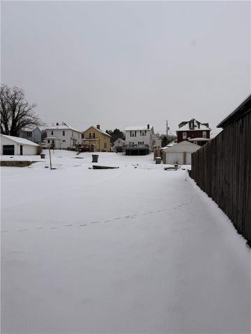 626 Todd Ave, Ellwood City, PA 16117