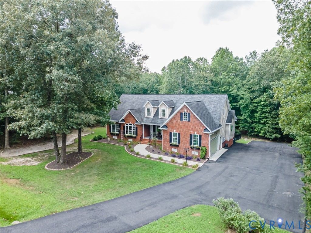 7535 Madison Estates Dr, Hanover, VA 23111
