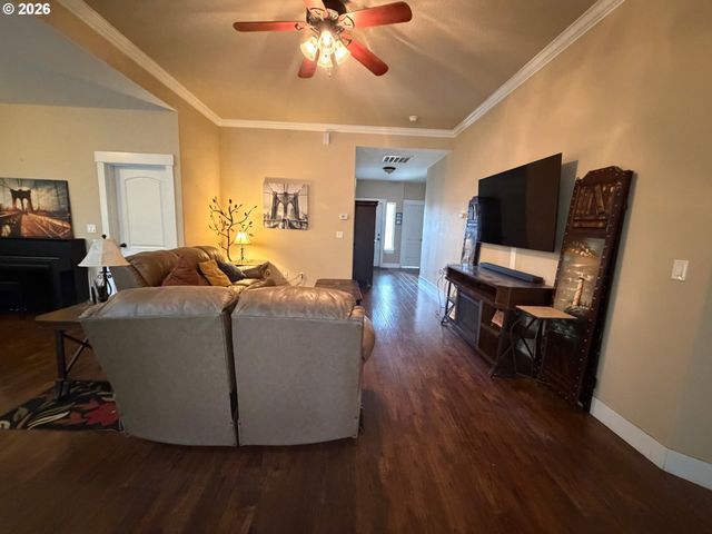 5003 PENNY Ln Se, Turner, OR 97392