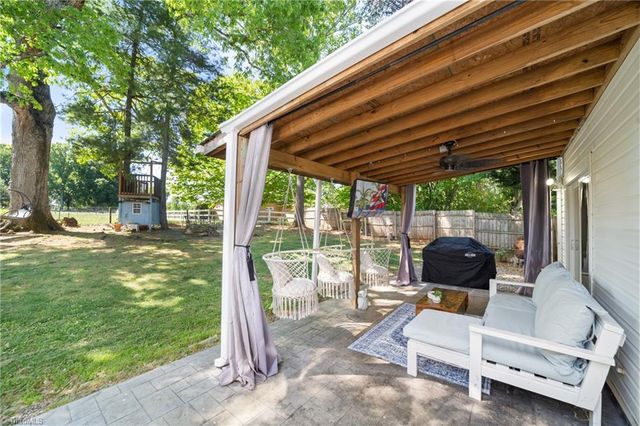 1004 Wyndfall Drive, Kernersville, NC 27284