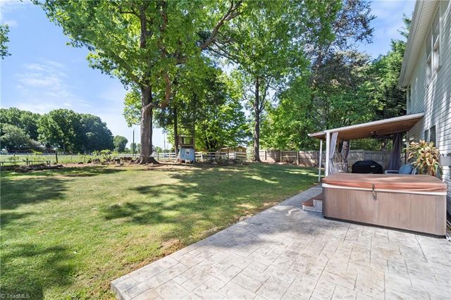 1004 Wyndfall Drive, Kernersville, NC 27284