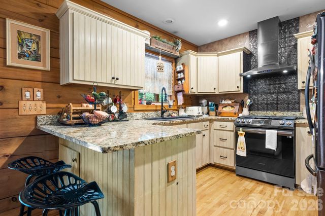 3355 Helton Hartley Place, Lenoir, NC 28645