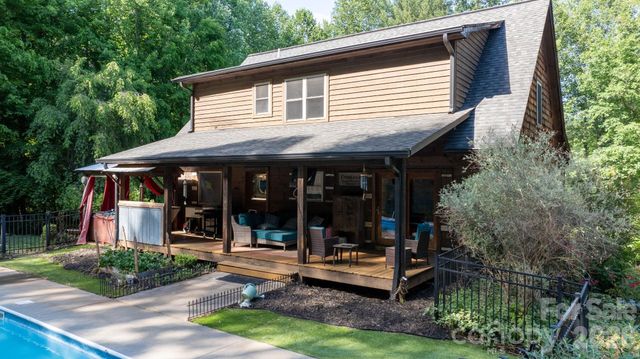 3355 Helton Hartley Place, Lenoir, NC 28645
