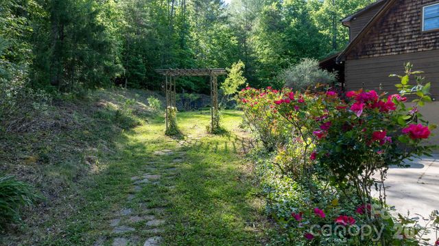 3355 Helton Hartley Place, Lenoir, NC 28645