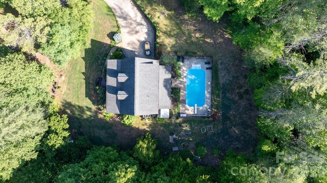 3355 Helton Hartley Place, Lenoir, NC 28645
