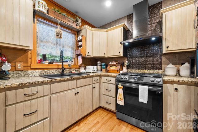 3355 Helton Hartley Place, Lenoir, NC 28645
