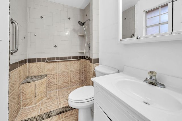 1020 Pinetree Road, Mary Esther, FL 32569