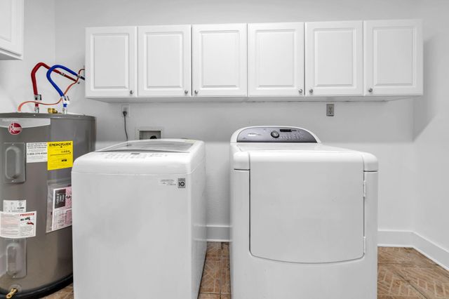 1020 Pinetree Road, Mary Esther, FL 32569