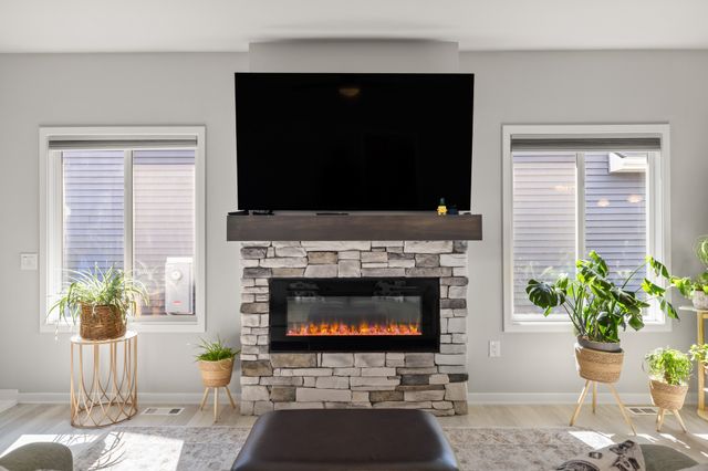 4616 167th Street, Urbandale, IA 50323