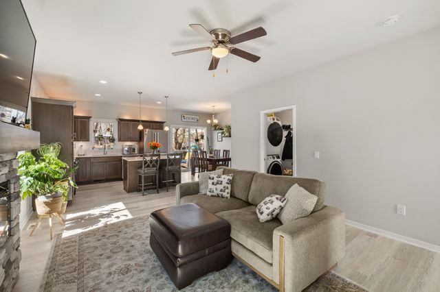 4616 167th Street, Urbandale, IA 50323