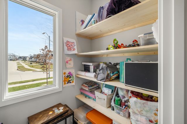 4616 167th Street, Urbandale, IA 50323