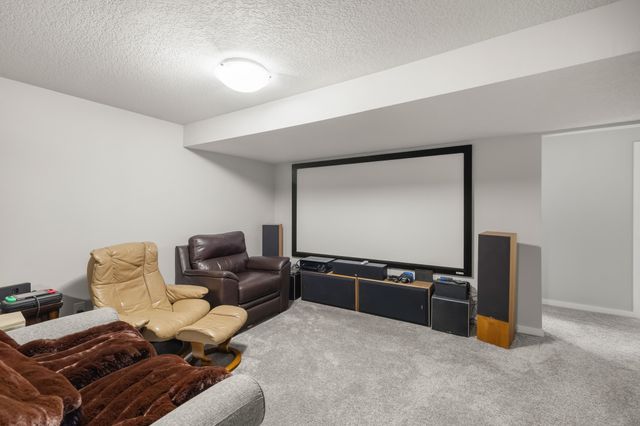 4616 167th Street, Urbandale, IA 50323