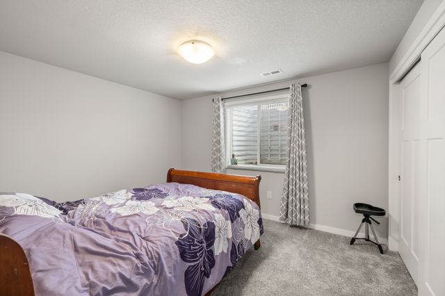 4616 167th Street, Urbandale, IA 50323