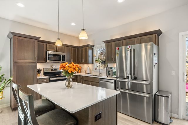 4616 167th Street, Urbandale, IA 50323